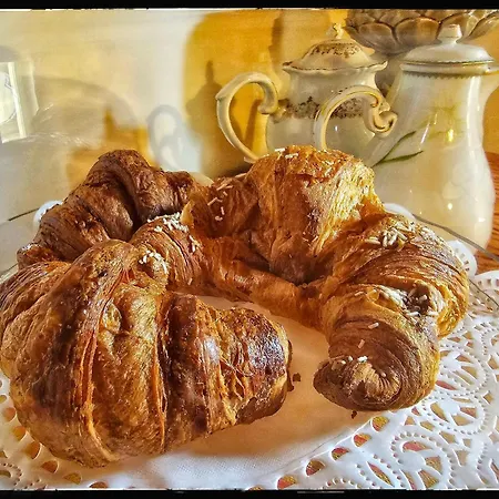 Le Di Virgilio Bed & Breakfast *